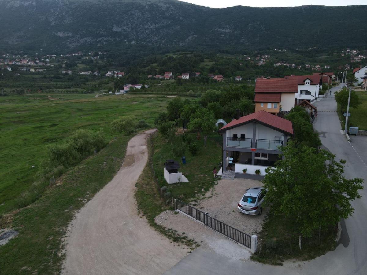 Vikendica Bosnjak Prozor Bagian luar foto