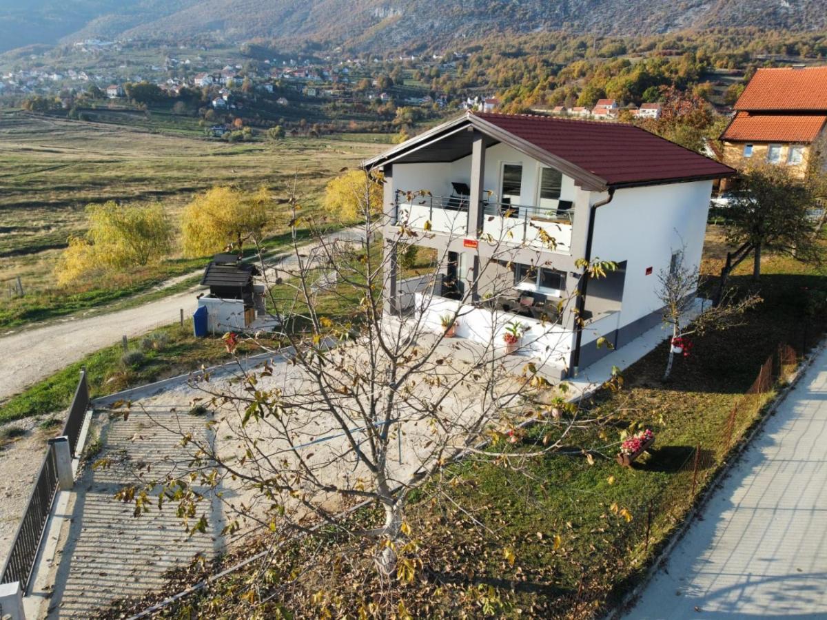 Vikendica Bosnjak Prozor Bagian luar foto