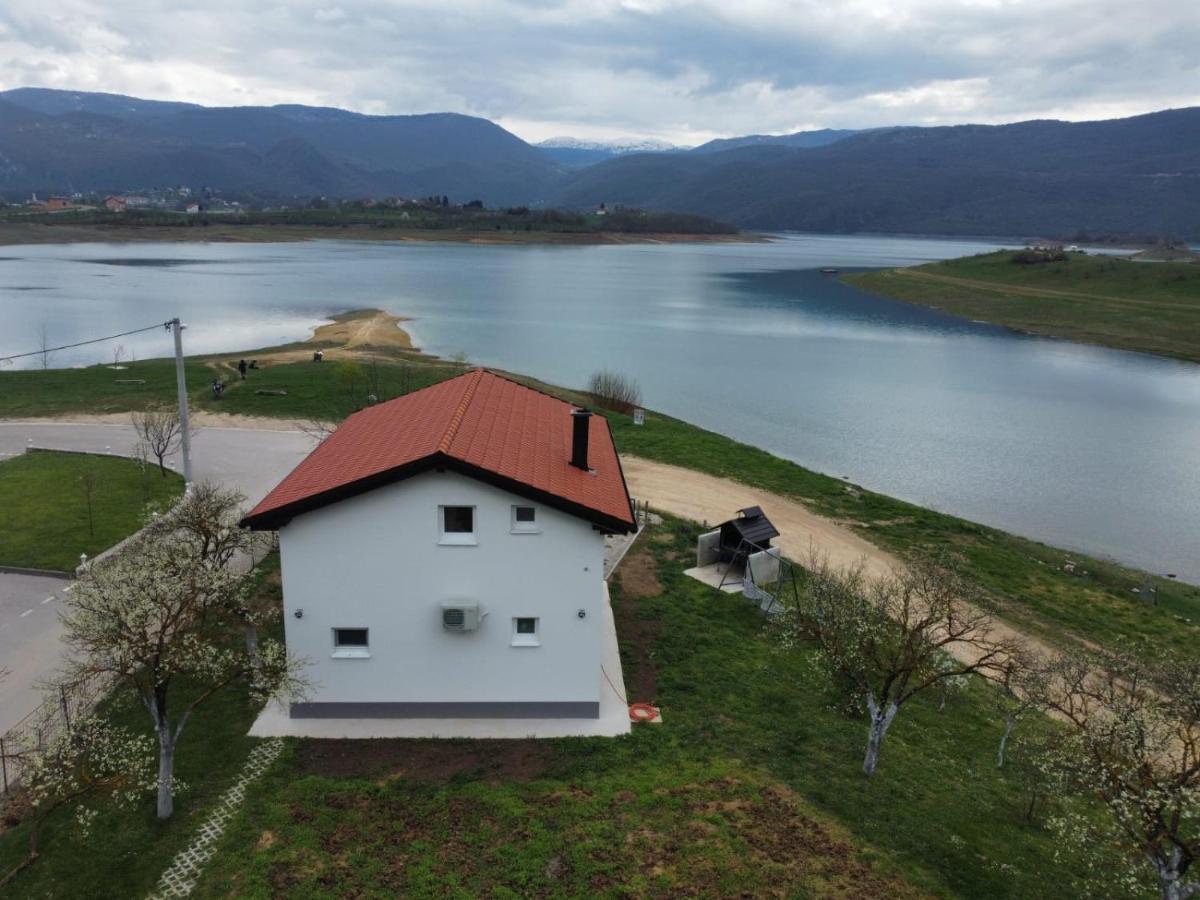 Vikendica Bosnjak Prozor Bagian luar foto
